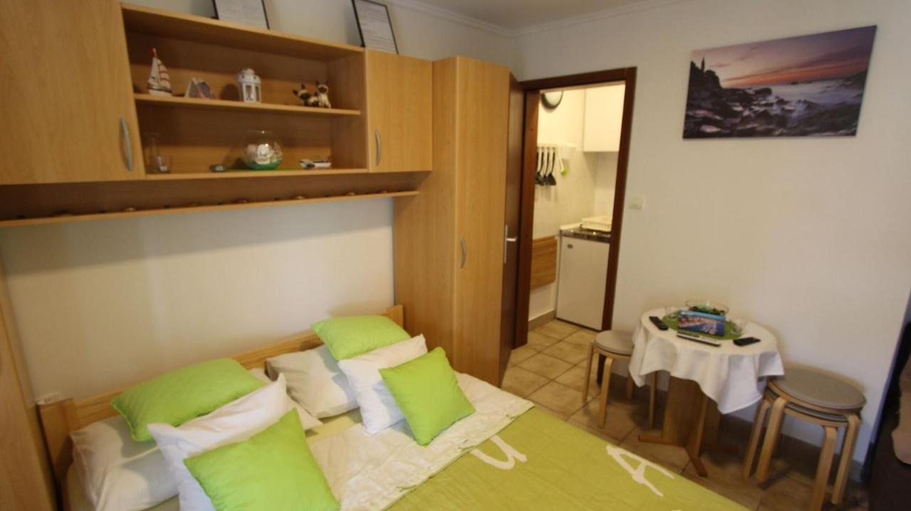 Apartment Kreslin ヴァンタシチ エクステリア 写真